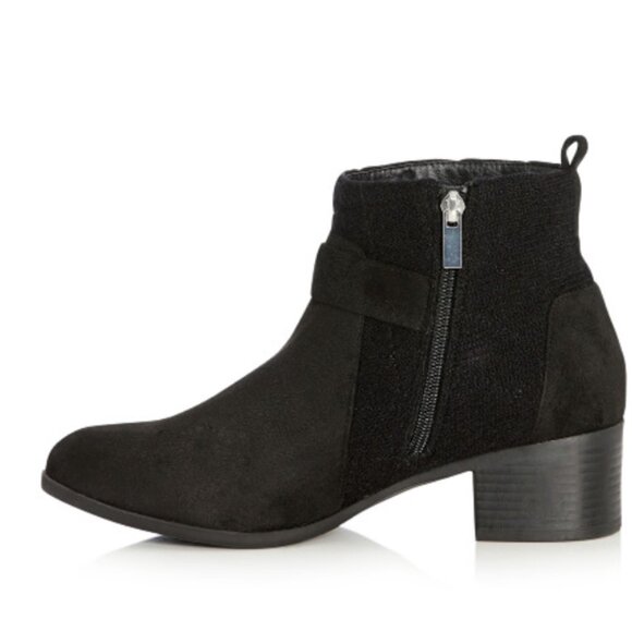 Size 8 WIDE - CLOUDWALKERS Darla Quilted Faux Suede Ankle Boot Bootie NEW - Picture 2 of 5